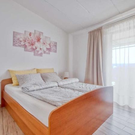 Licul Apartment โรวีน ภายนอก รูปภาพ