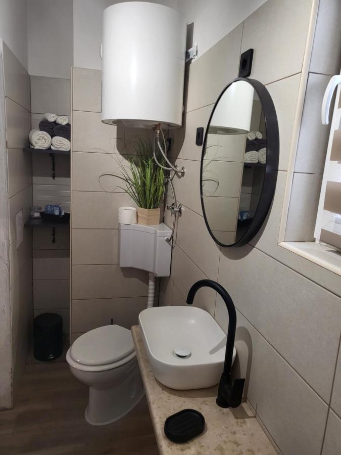 Licul Apartment โรวีน ภายนอก รูปภาพ
