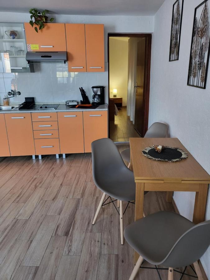 Licul Apartment โรวีน ภายนอก รูปภาพ