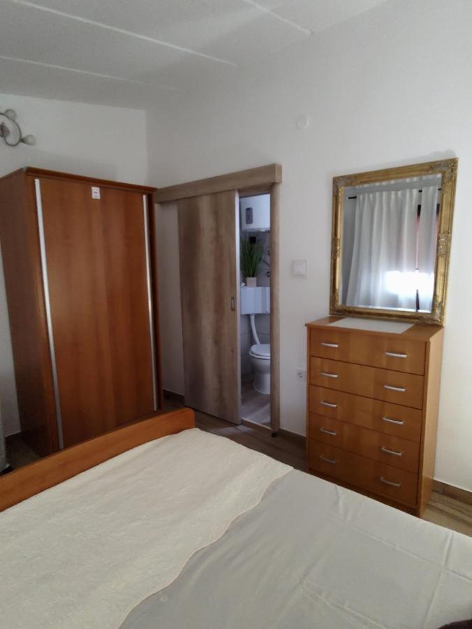 Licul Apartment โรวีน ภายนอก รูปภาพ