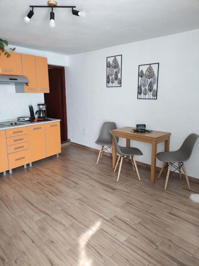 Licul Apartment โรวีน ภายนอก รูปภาพ