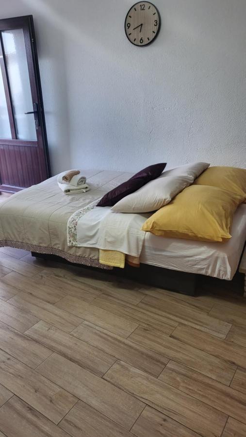 Licul Apartment โรวีน ภายนอก รูปภาพ